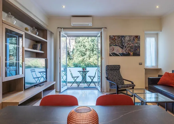 Guesthost - Santa Croce & Mm San Giovanni Apartment *